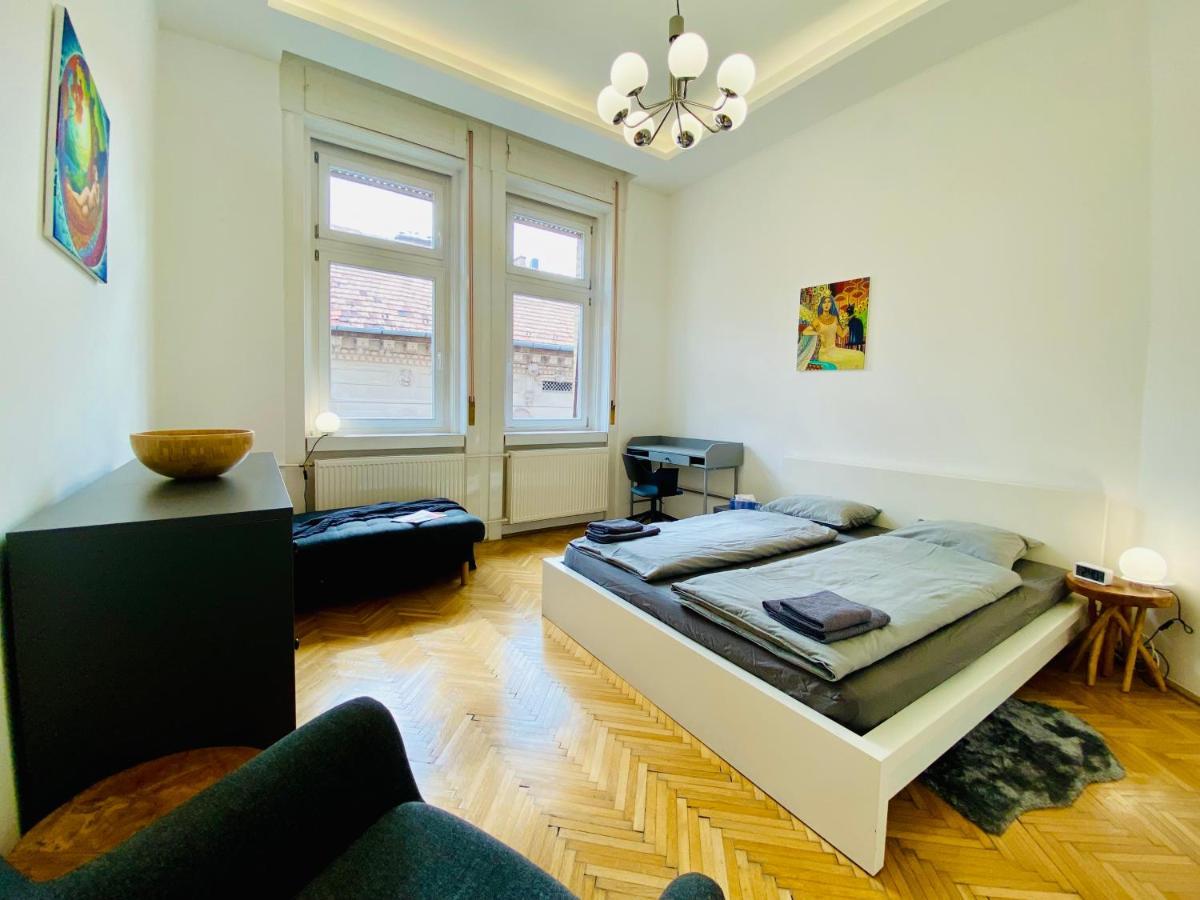 Spacious 4Br Oasis In Central Budapest - Bp Sky Екстер'єр фото